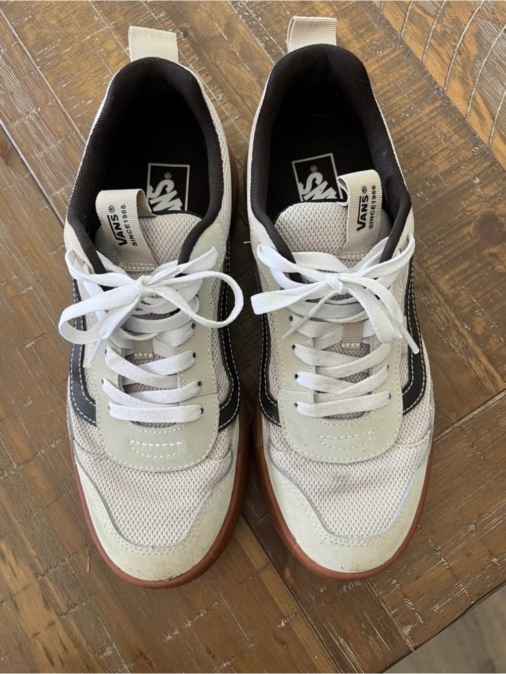 Vans Men's Low-Top Sneakers in White, Black, Gum